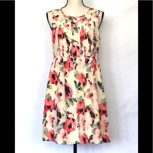 Madewell Dresses & Skirts - Madewell Floral Pleated 100% Silk Dress Sz 8